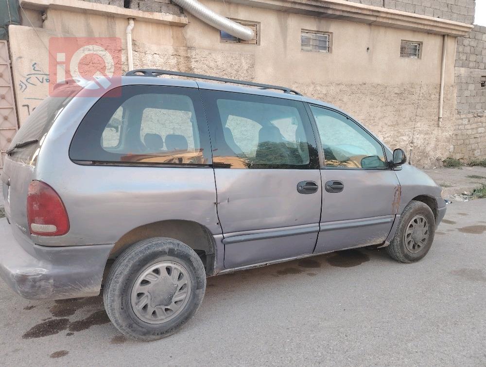 دودج كارافان